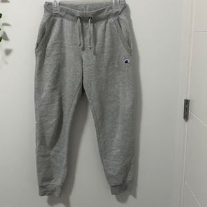 grey sweatpants